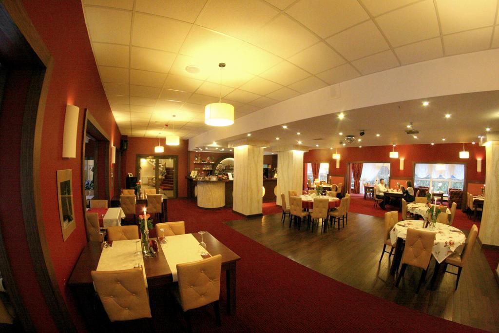 Hotel I Restauracja Zloty Las Bagian luar foto