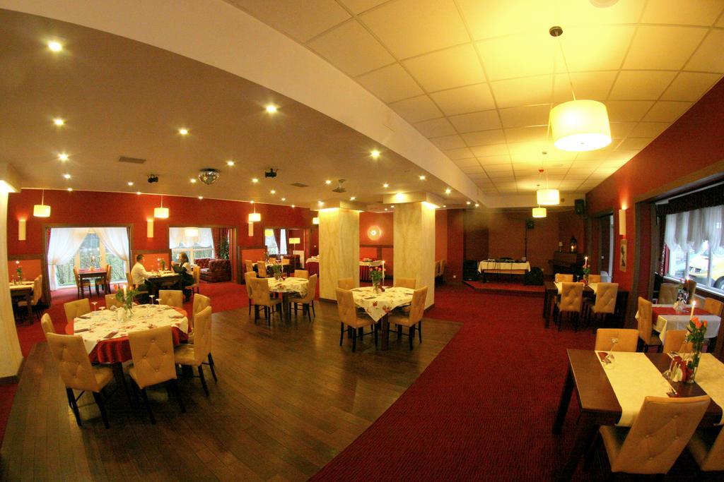 Hotel I Restauracja Zloty Las Bagian luar foto