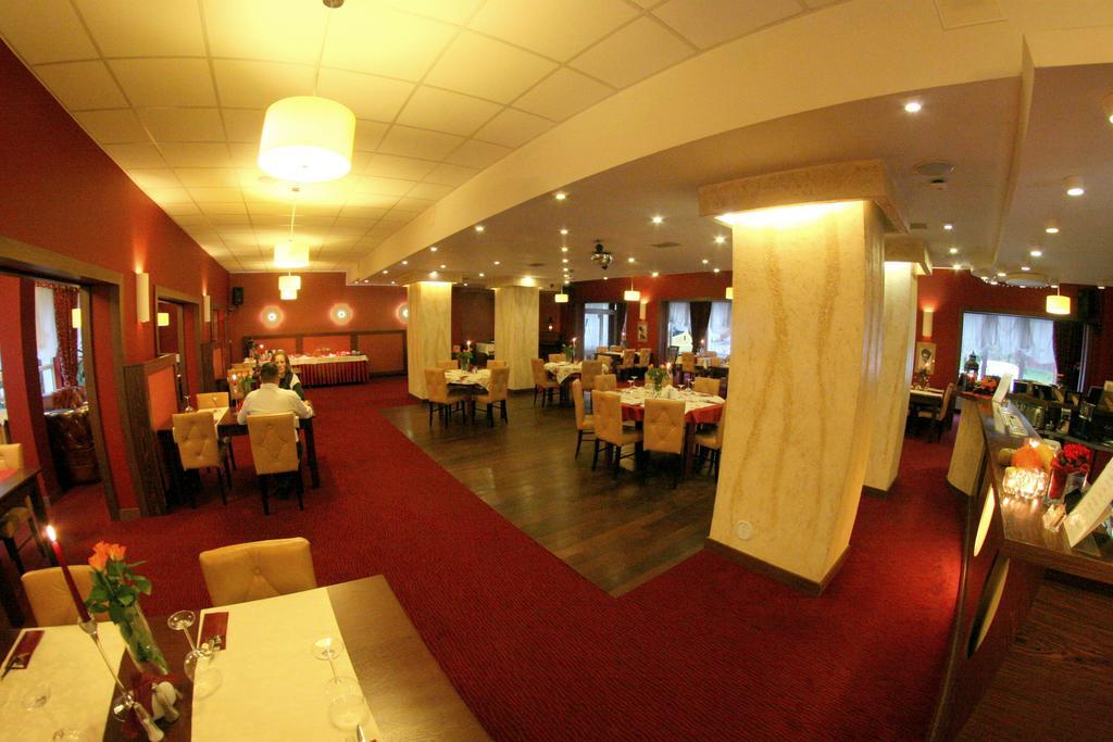 Hotel I Restauracja Zloty Las Bagian luar foto