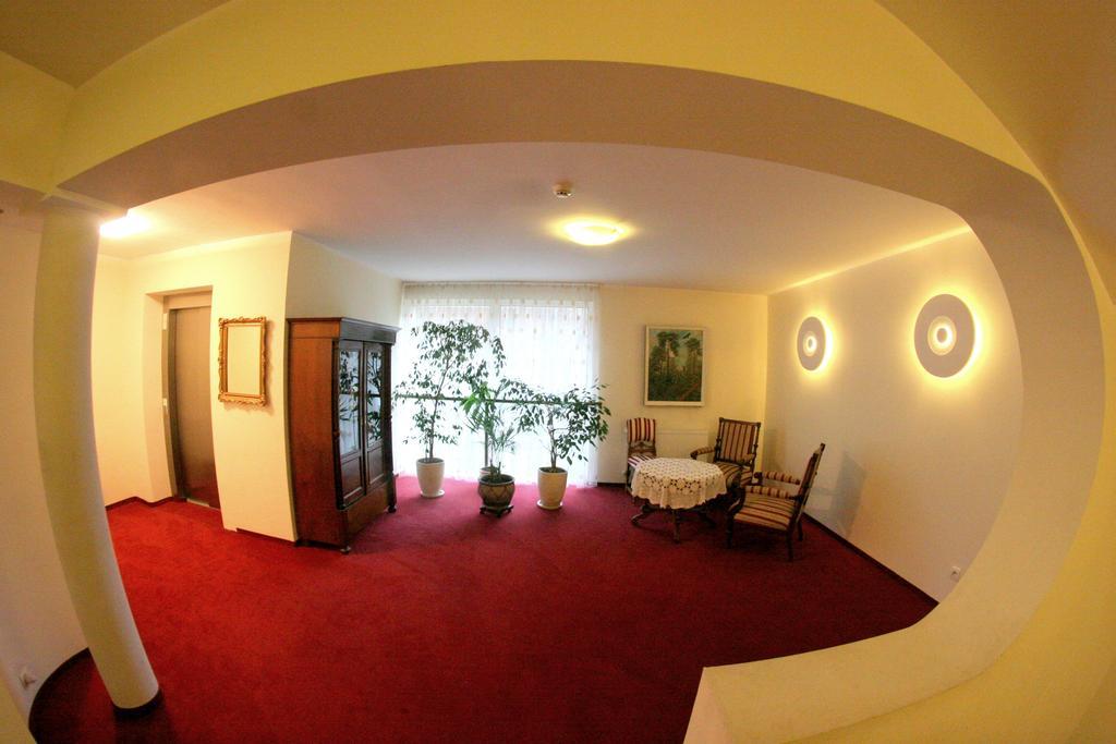Hotel I Restauracja Zloty Las Bagian luar foto