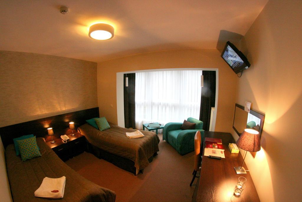 Hotel I Restauracja Zloty Las Ruang foto