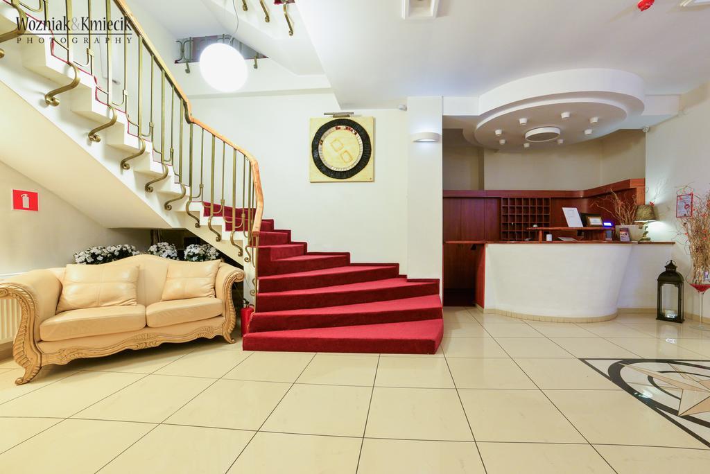 Hotel I Restauracja Zloty Las Bagian luar foto