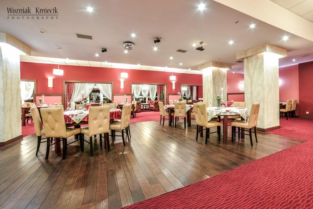 Hotel I Restauracja Zloty Las Bagian luar foto