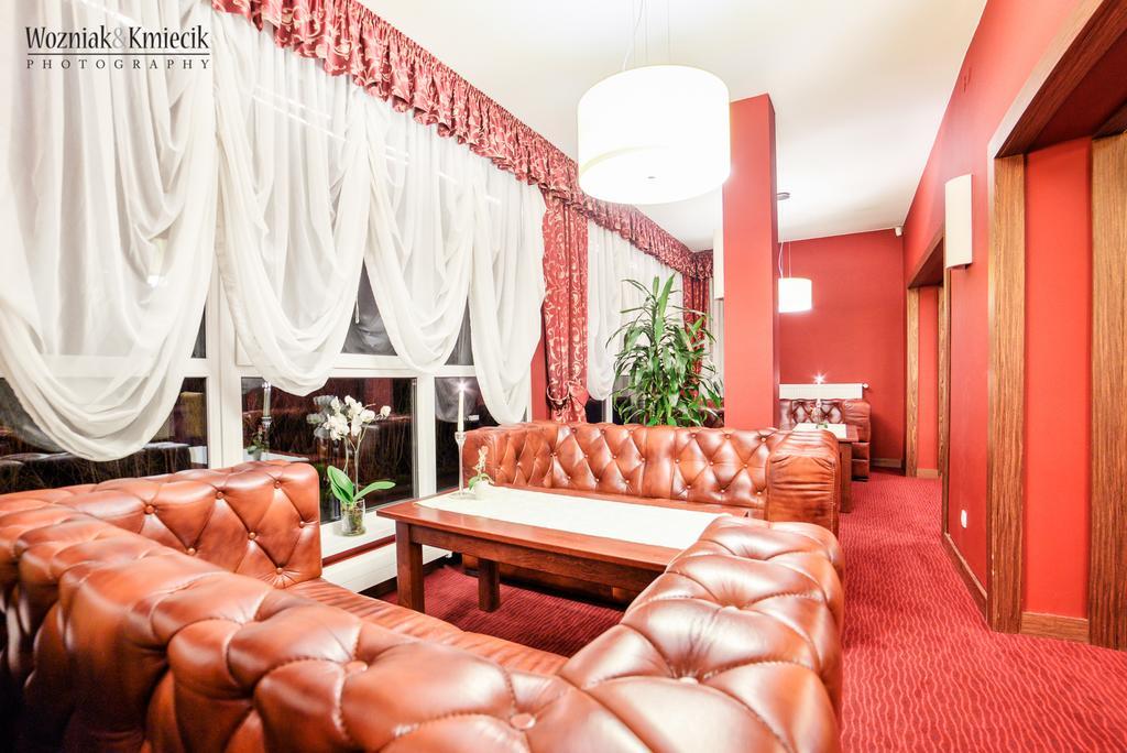 Hotel I Restauracja Zloty Las Bagian luar foto