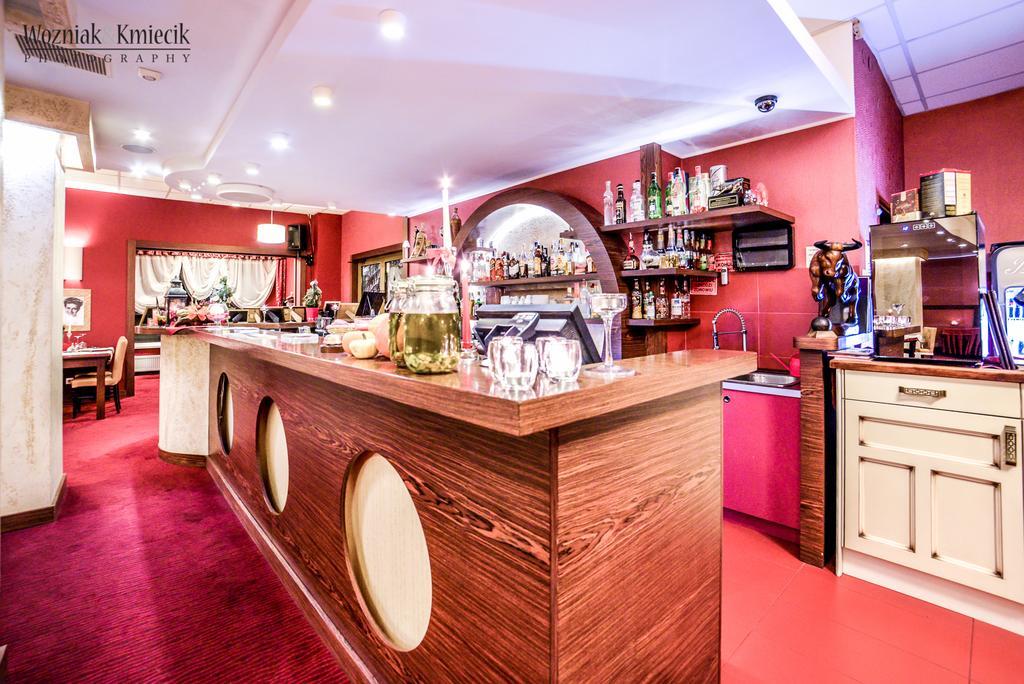 Hotel I Restauracja Zloty Las Bagian luar foto