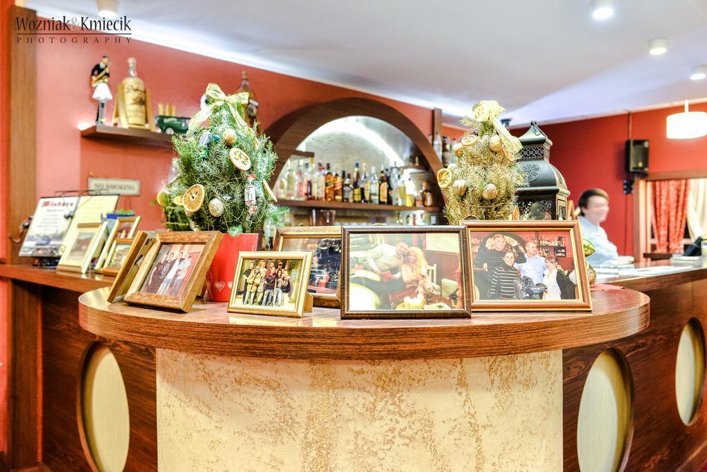 Hotel I Restauracja Zloty Las Bagian luar foto