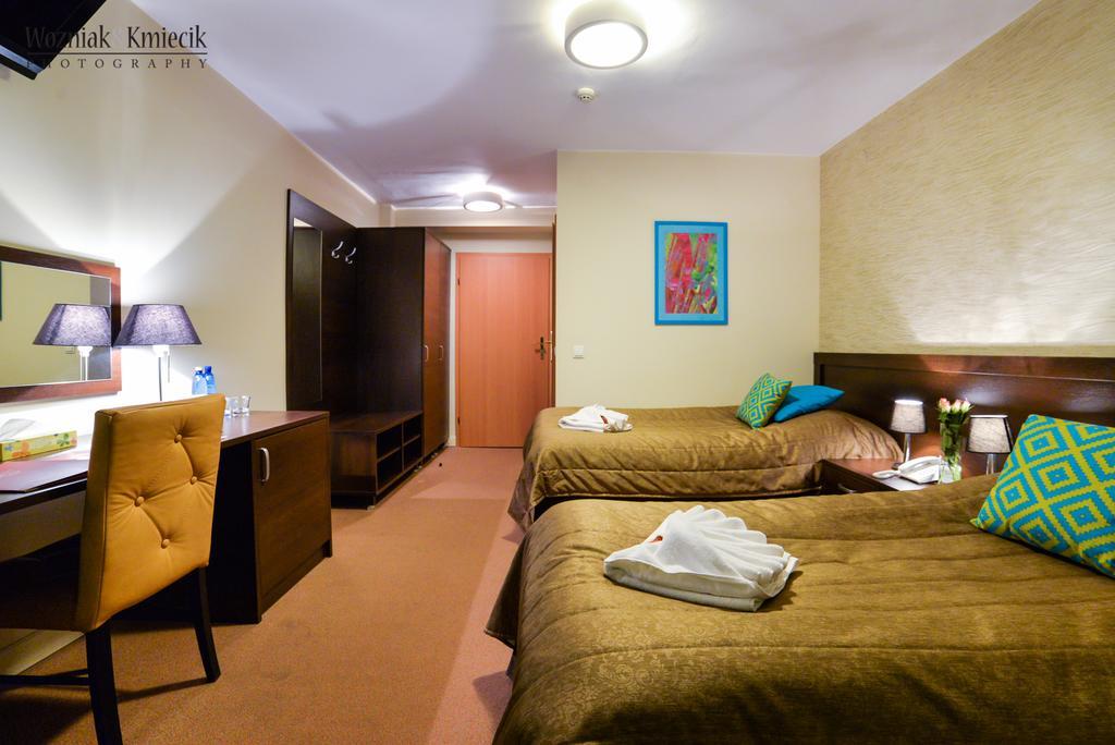 Hotel I Restauracja Zloty Las Bagian luar foto