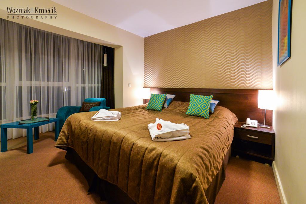Hotel I Restauracja Zloty Las Bagian luar foto