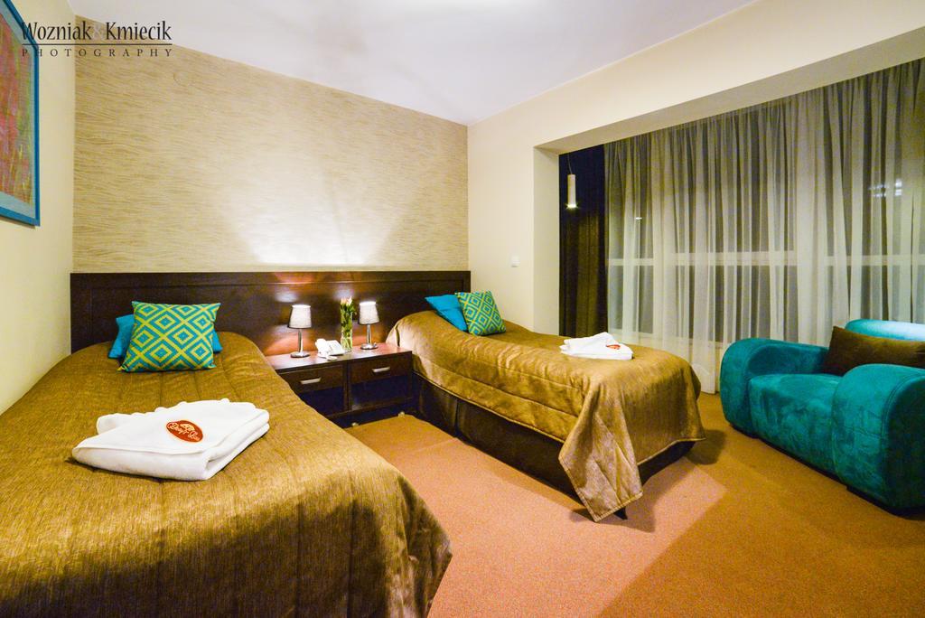 Hotel I Restauracja Zloty Las Bagian luar foto
