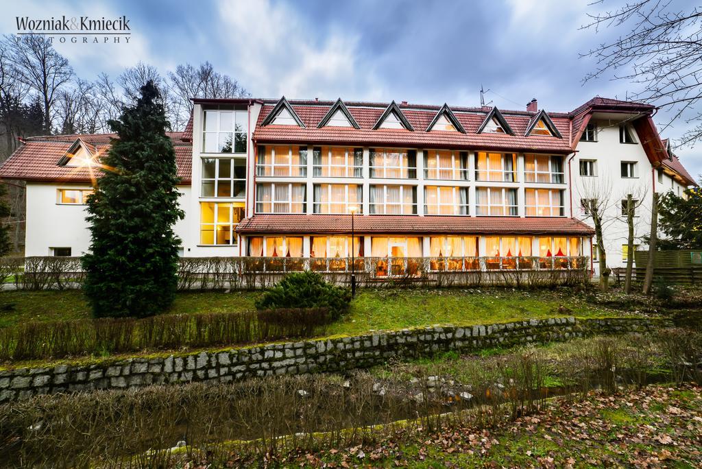 Hotel I Restauracja Zloty Las Bagian luar foto